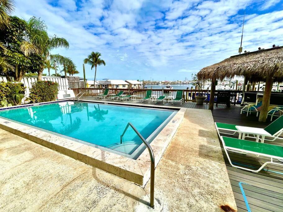 St Kitts - Downtown Waterfront Penthouse Pool Dock Parking Villa Key West Exterior photo